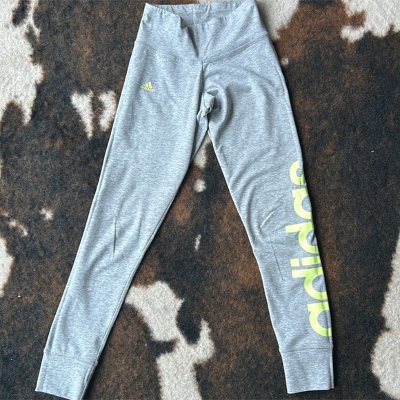 Adidas leggings  2xs pants  super sexy and comfortable 61% cotton 33% polyester - Picture 2 of 5